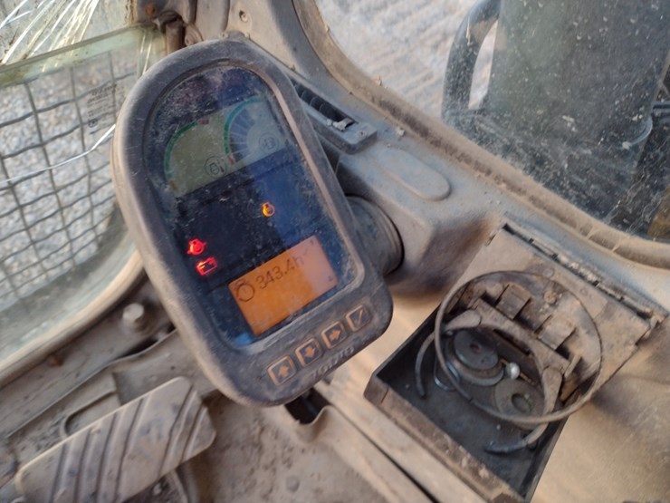 volvo-ec160b-lc-image-13