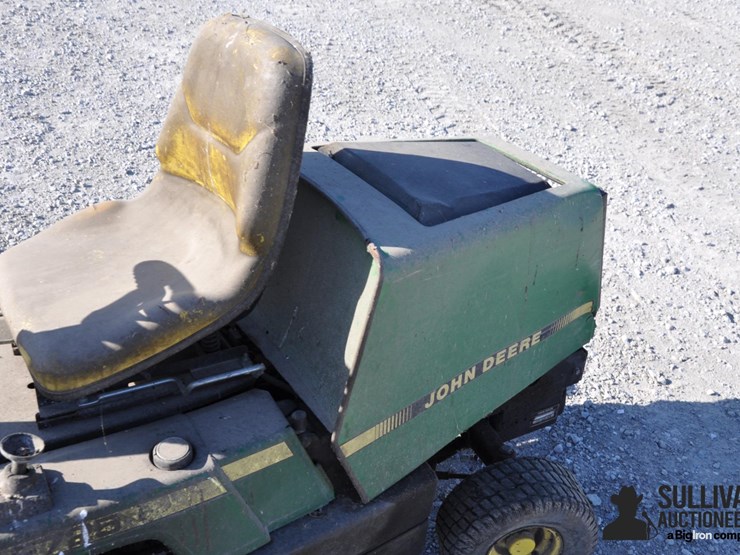 john-deere-f725-image-16