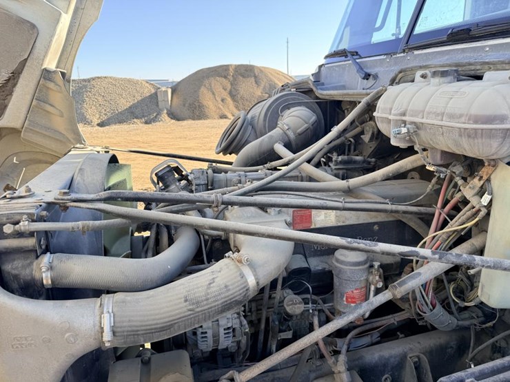 2007-freightliner-columbia-120-image-38