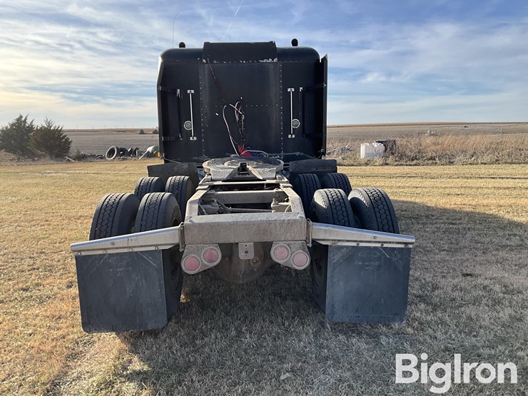 1987-peterbilt-359-image-6