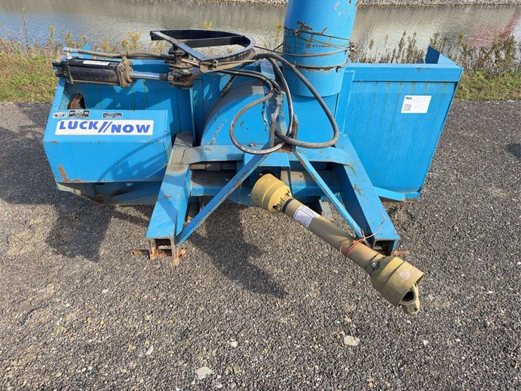lock-now-7'-tractor-mount-snow-blower-image-5