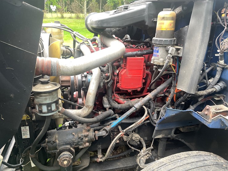 #210-•-2009-international-eagle-semi-tractor-(fall-creek,-wi)-(has-wi-title)-image-19