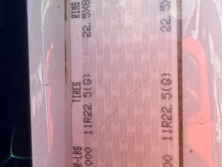 2015-freightliner-m2-106-image-14