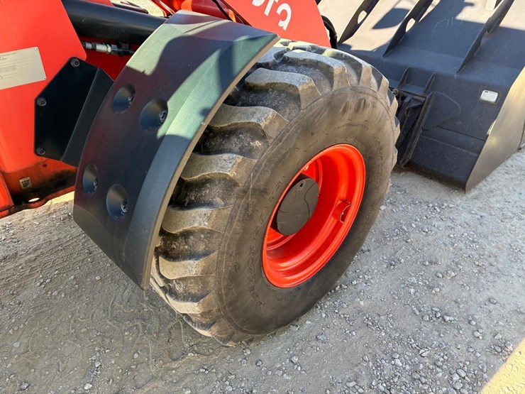 2022-kubota-r640-image-20