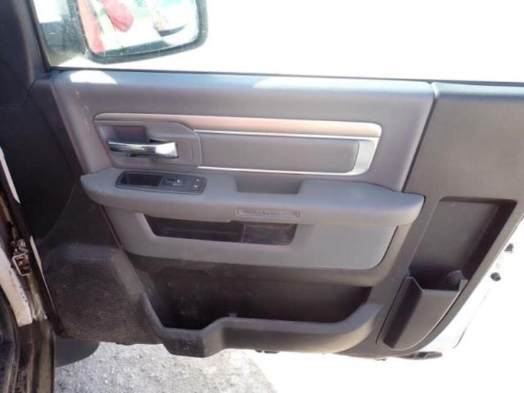 2013-dodge-ram-1500-image-37