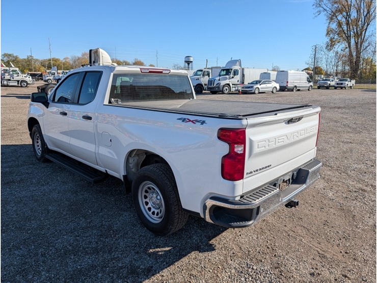 2022-chevrolet-1500-image-12