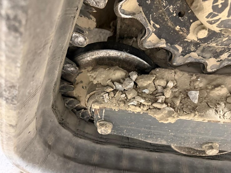 2023-bobcat-t770-image-19