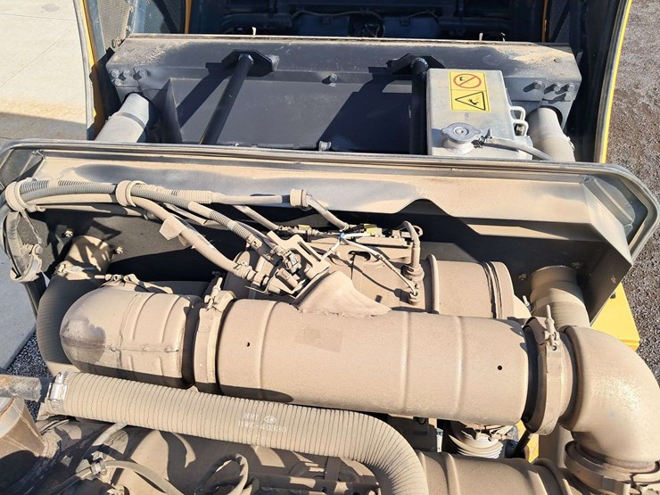 2018-hyundai-hl965-image-21