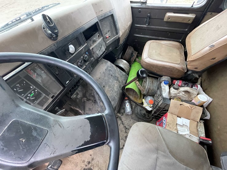 international-4900-image-67