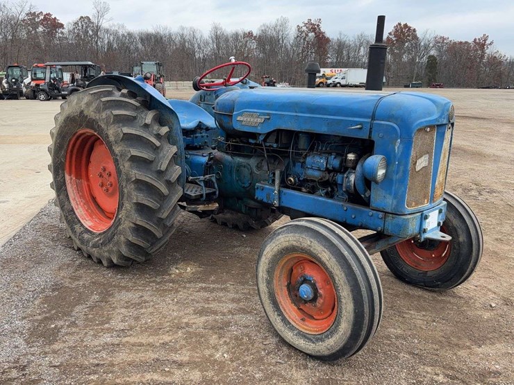 ford-tractor-image-2