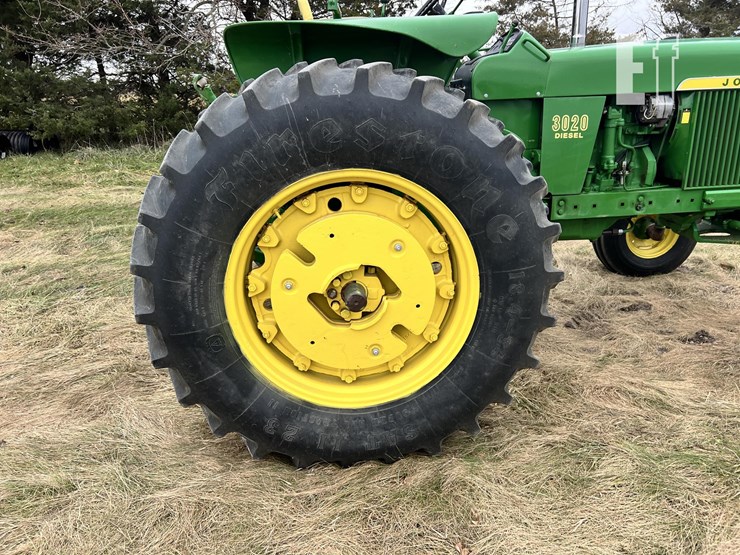 john-deere-3020-image-12