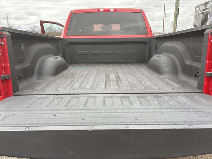 2024-ram-2500-big-horn-image-16