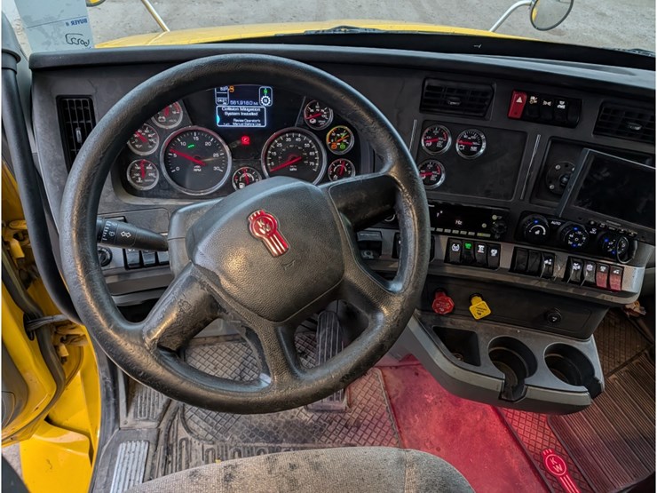 kenworth-t680-image-26