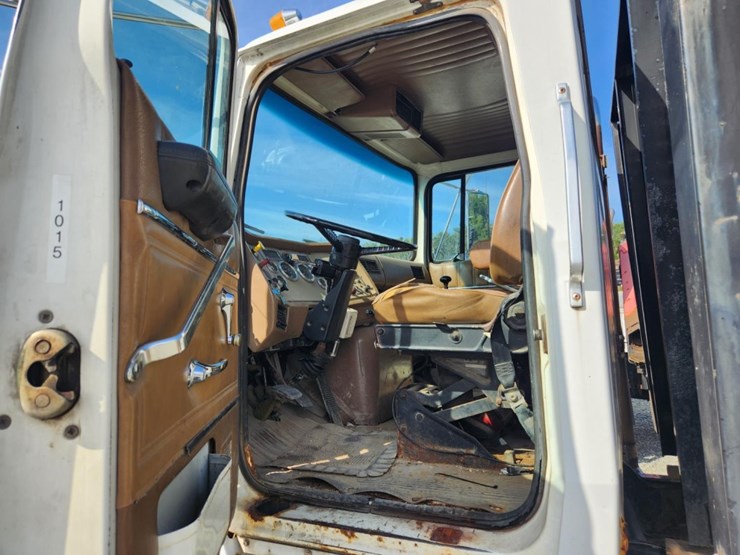 ford-ln8000-image-50