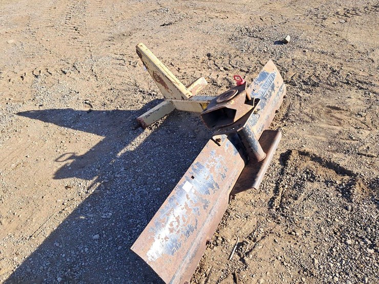 2018-land-pride-rb1572-image-5