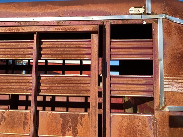 1991-bison-gn-trailer-image-11