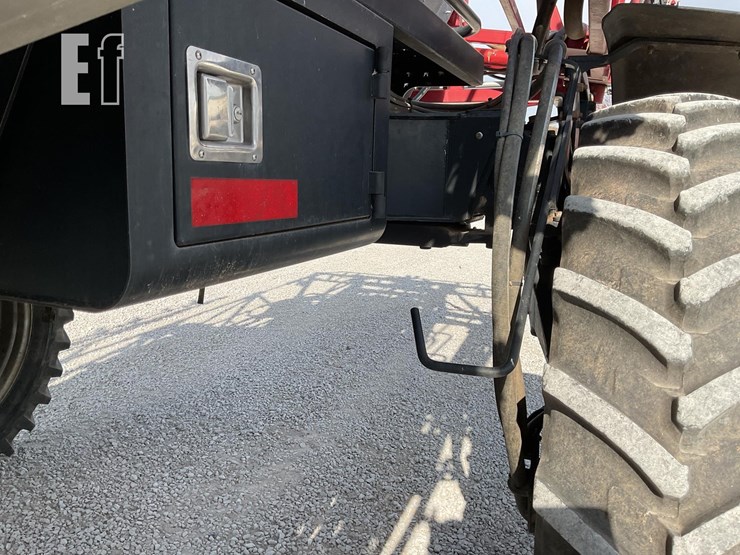 case-ih-patriot-3330-image-36