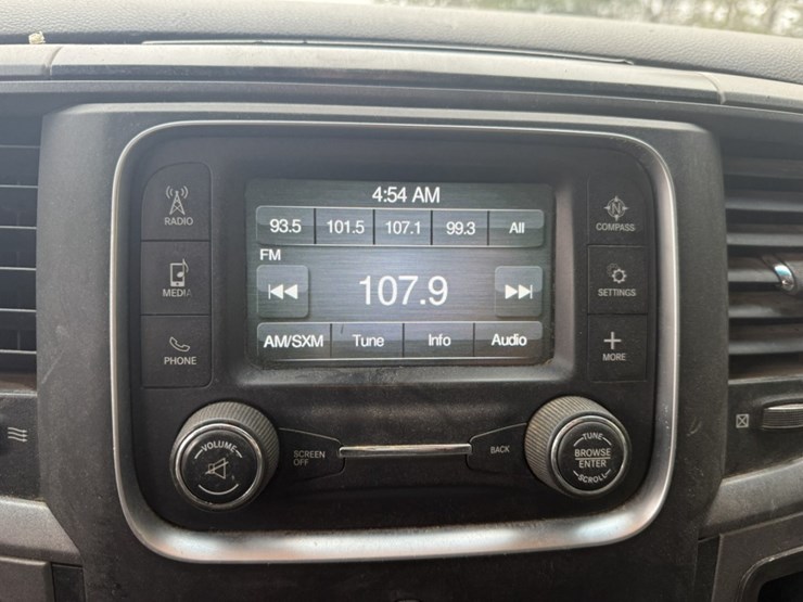 #1840-•-2013-ram-5500-4x4-service-truck-image-34