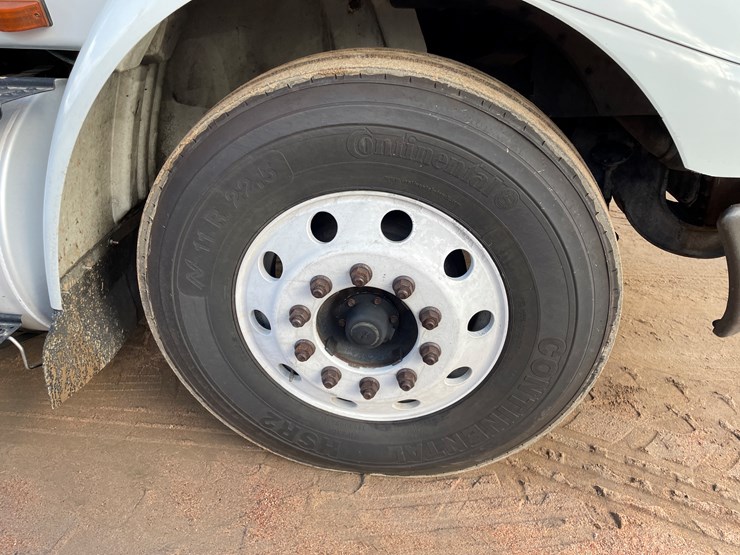 international-8600-image-23