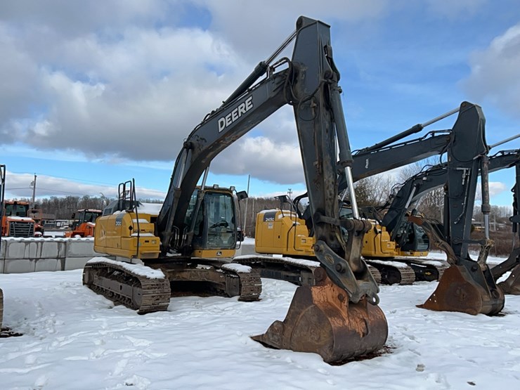 2016-deere-210g-image-20