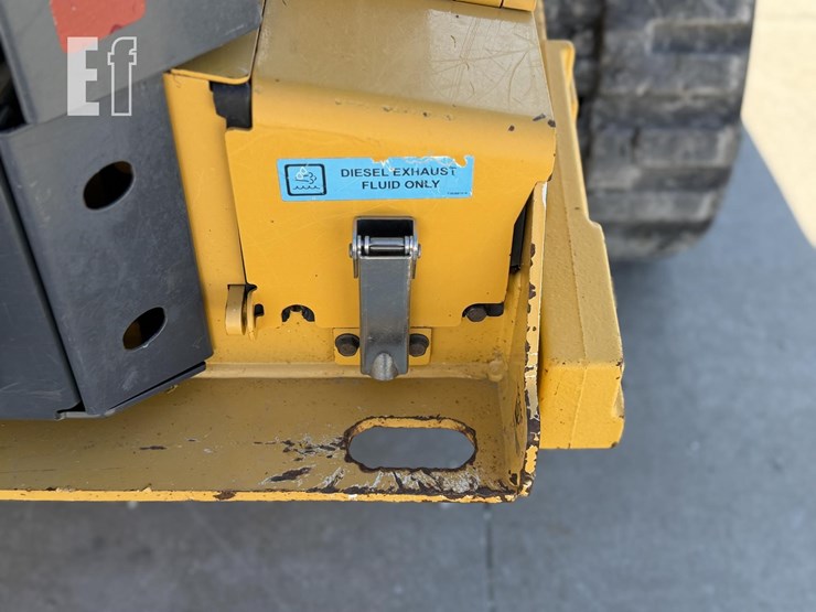 2017-deere-331g-image-25