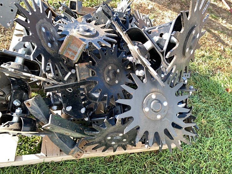 16-new-row-cleaners-bolt-pattern-for-white-and-jd-planters-image-8