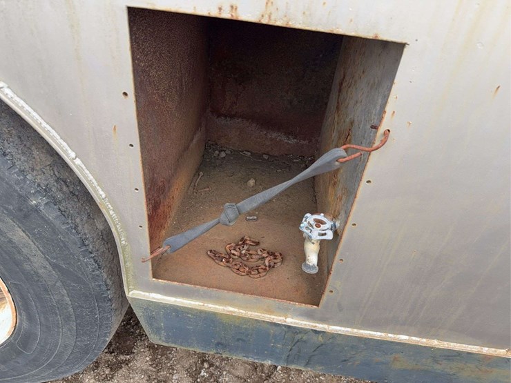 1981-ford-ln700-image-40