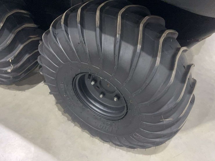 2020-argo-600-frontier-amphibious-6-wheeler-image-8