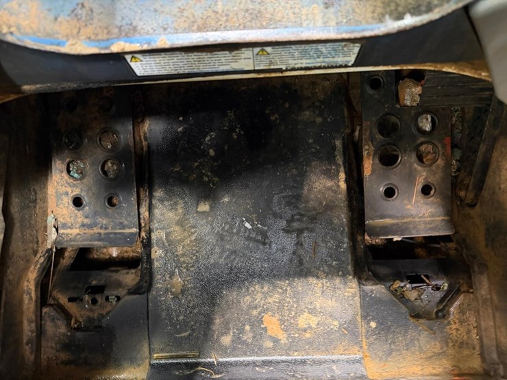 2022-bobcat-t740-image-33