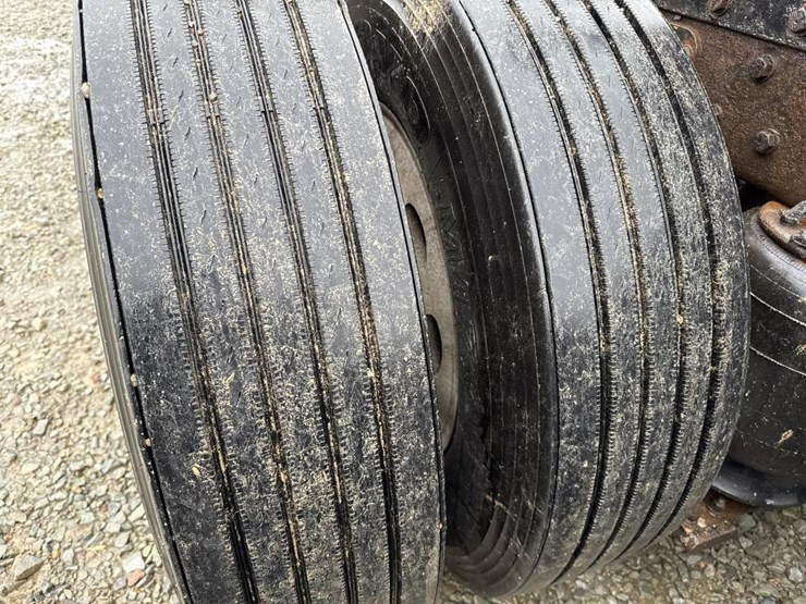 1999-peterbilt-379-image-102