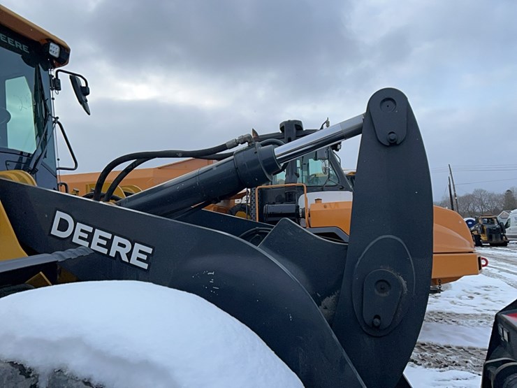 2021-deere-644k-image-5