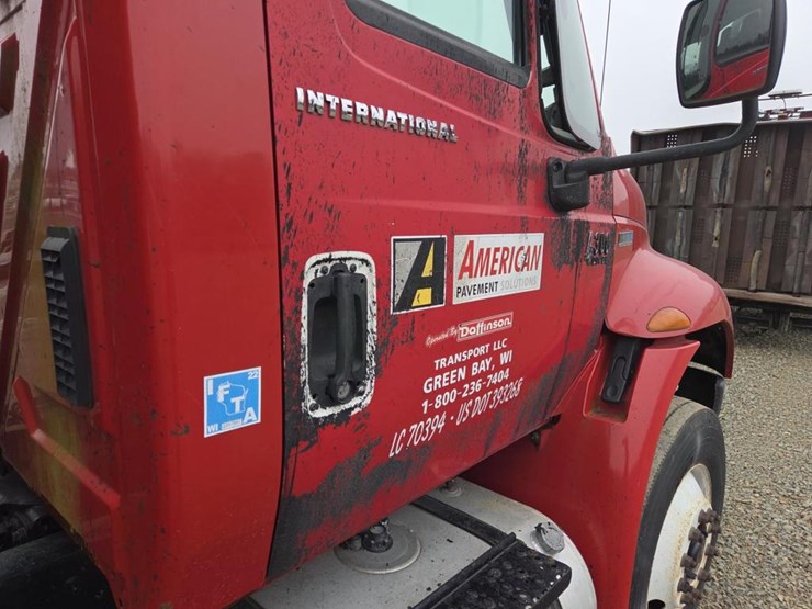 2011-international-durastar-4400-image-16