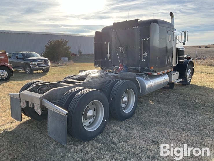 1987-peterbilt-359-image-5