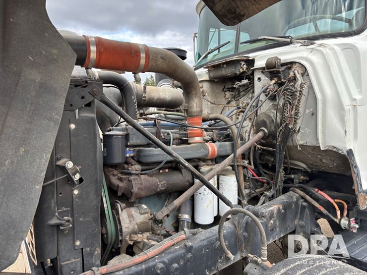 mack-r686st-image-35