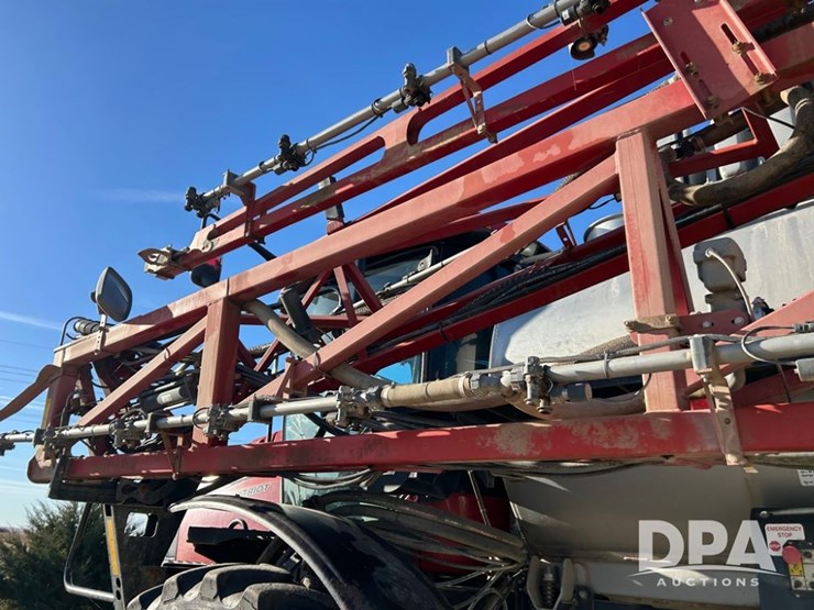 case-ih-patriot-4440-image-44