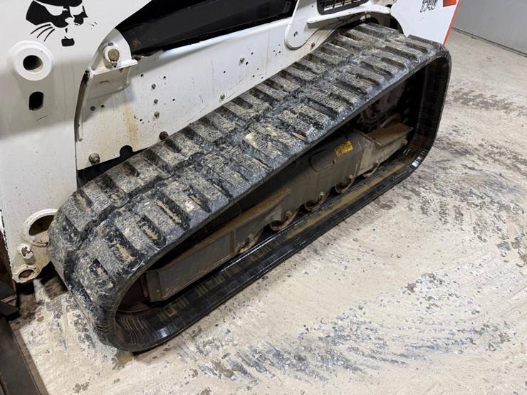 2022-bobcat-t740-image-12