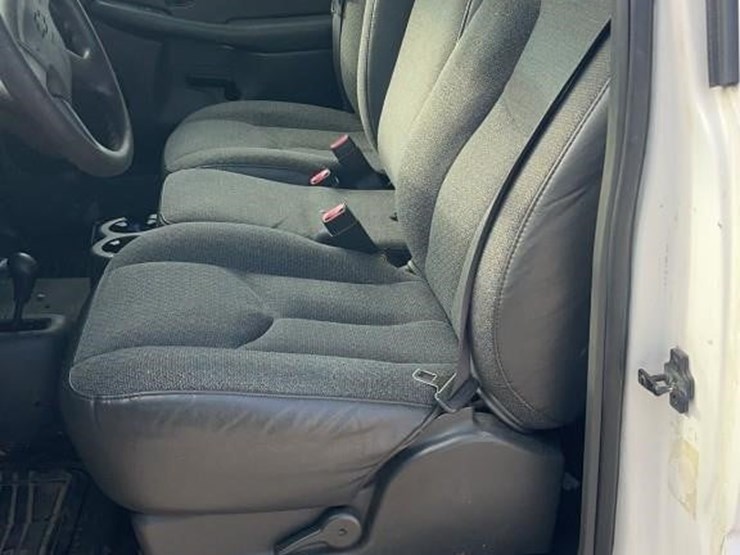 2003-chevrolet-silverado-2500-image-11