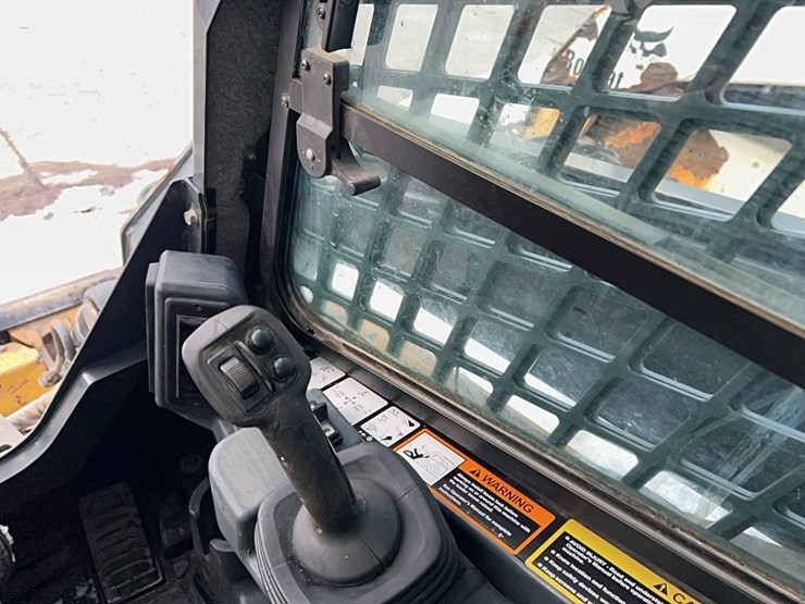 2020-deere-333g-image-6