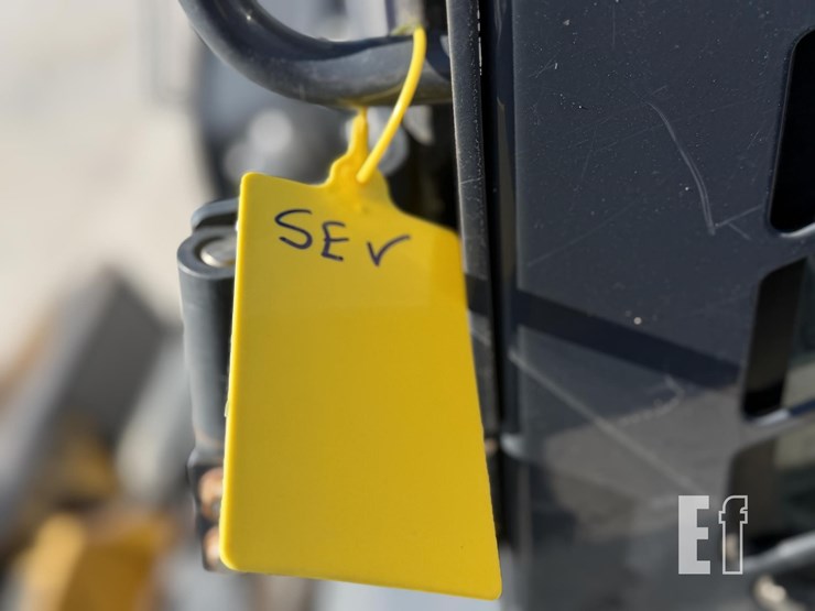 2021-deere-333g-image-22