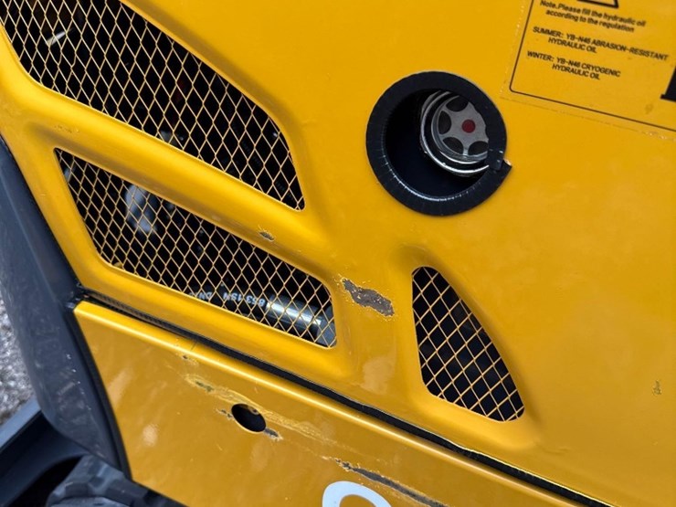 new-cfg-industrial-co-mini-excavator-model-qk20r-image-4