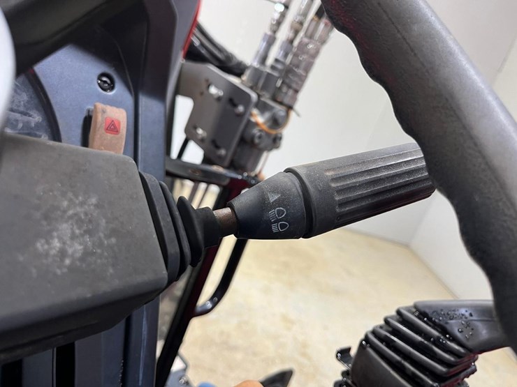 massey-ferguson-4708-image-27