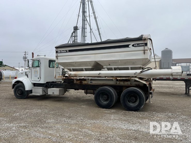 2001-peterbilt-330-image-10