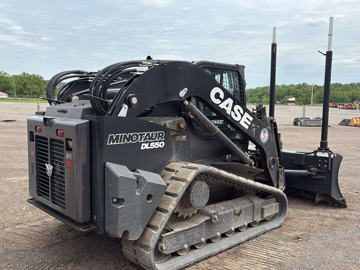 2021-case-dl550-image-3