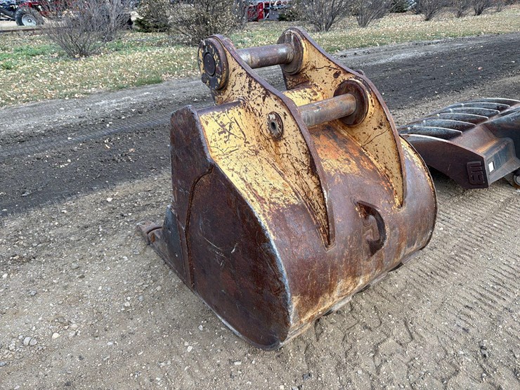 excavator-frost-bucket-image-3