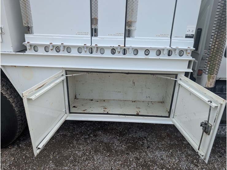 2005-international-durastar-4300-image-8