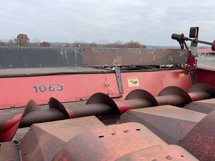 case-ih-1063-image-19