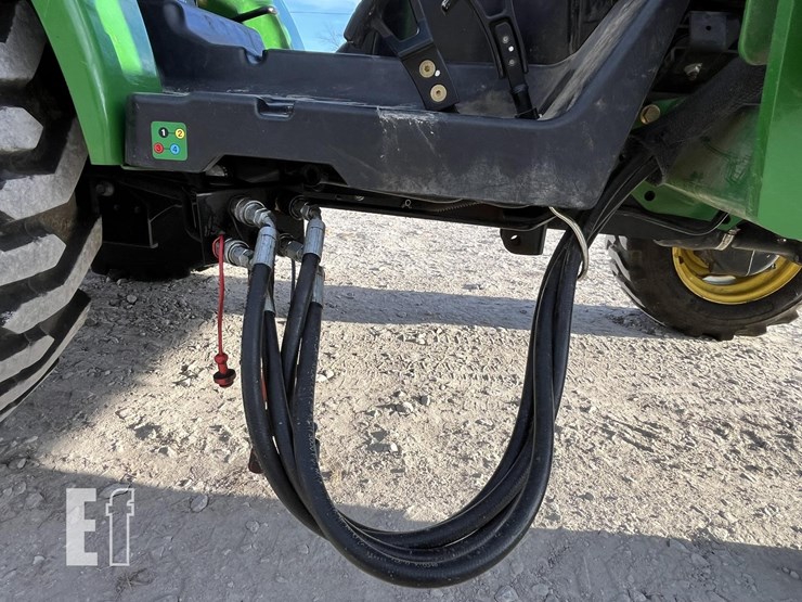 john-deere-2320-image-23