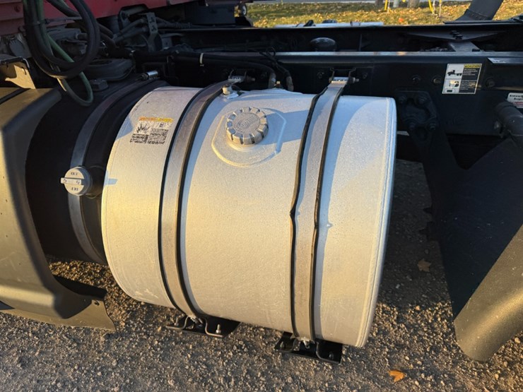 2019-kenworth-t680-image-9