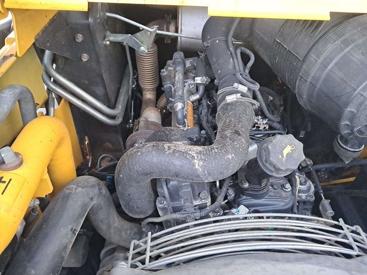 new-holland-l225-image-7