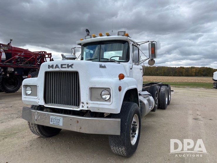 1986-mack-rd686-image-17
